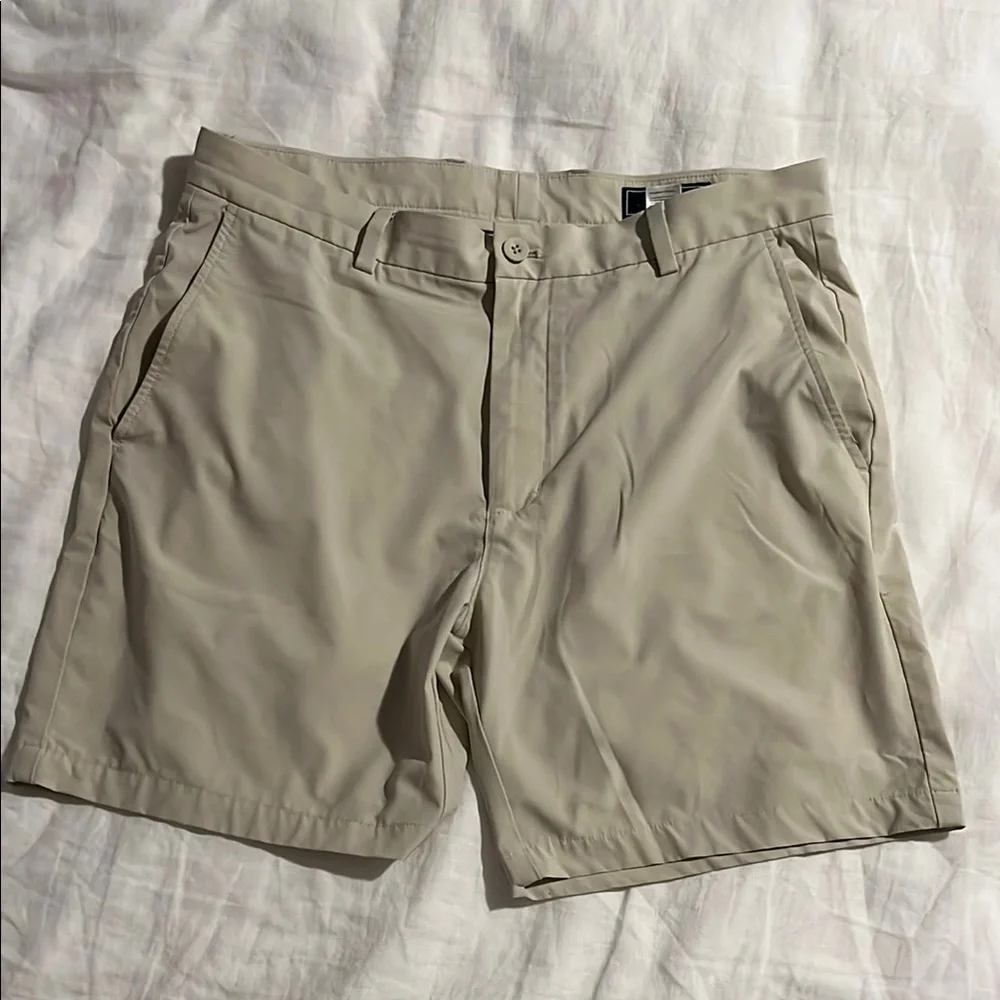 Vineyard Vines performance breaker shorts - Picture 1 of 6